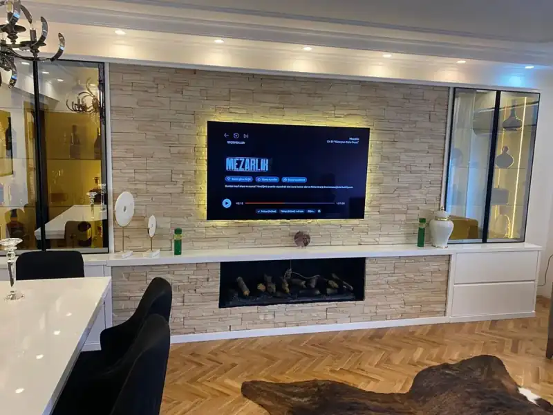 Foça tadilat – yenilenmiş salon örneği
